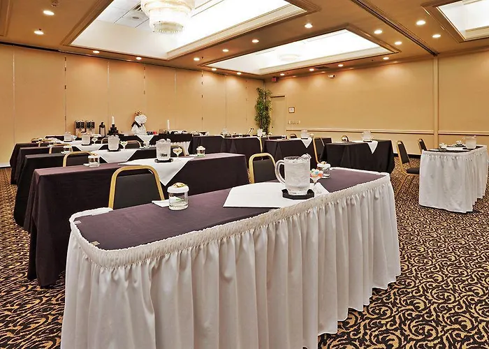 Doubletree By Hilton Salem - University, Nc 4*