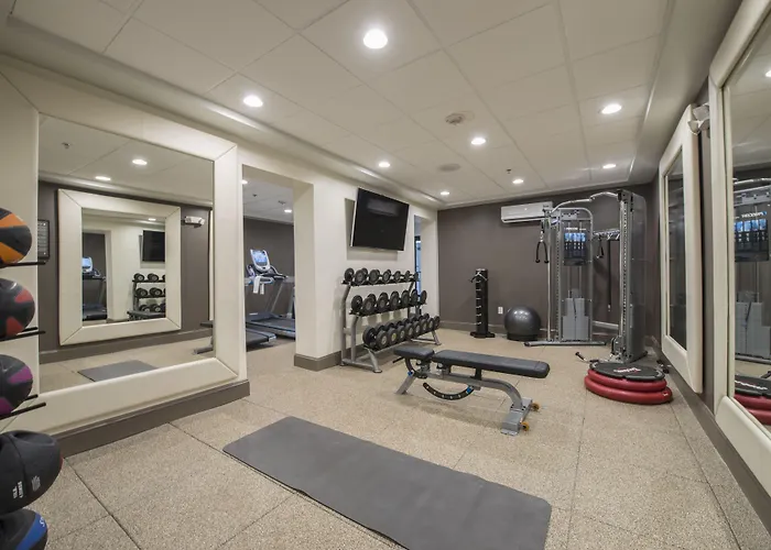 Hotel Doubletree By Hilton Salem - University, Nc