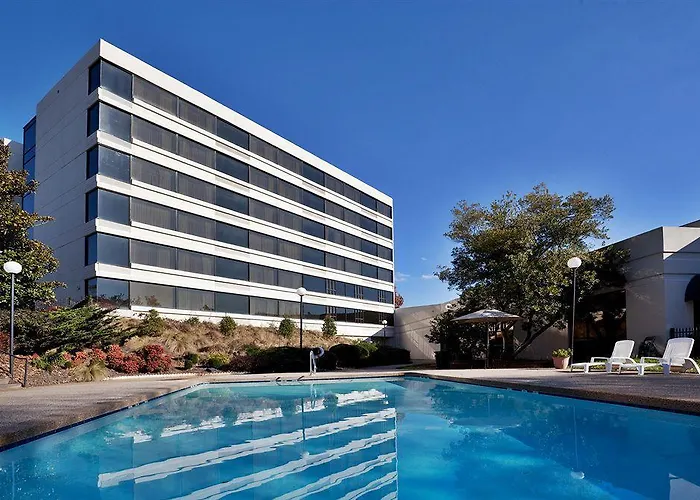 Doubletree By Hilton Salem - University, Nc 4*